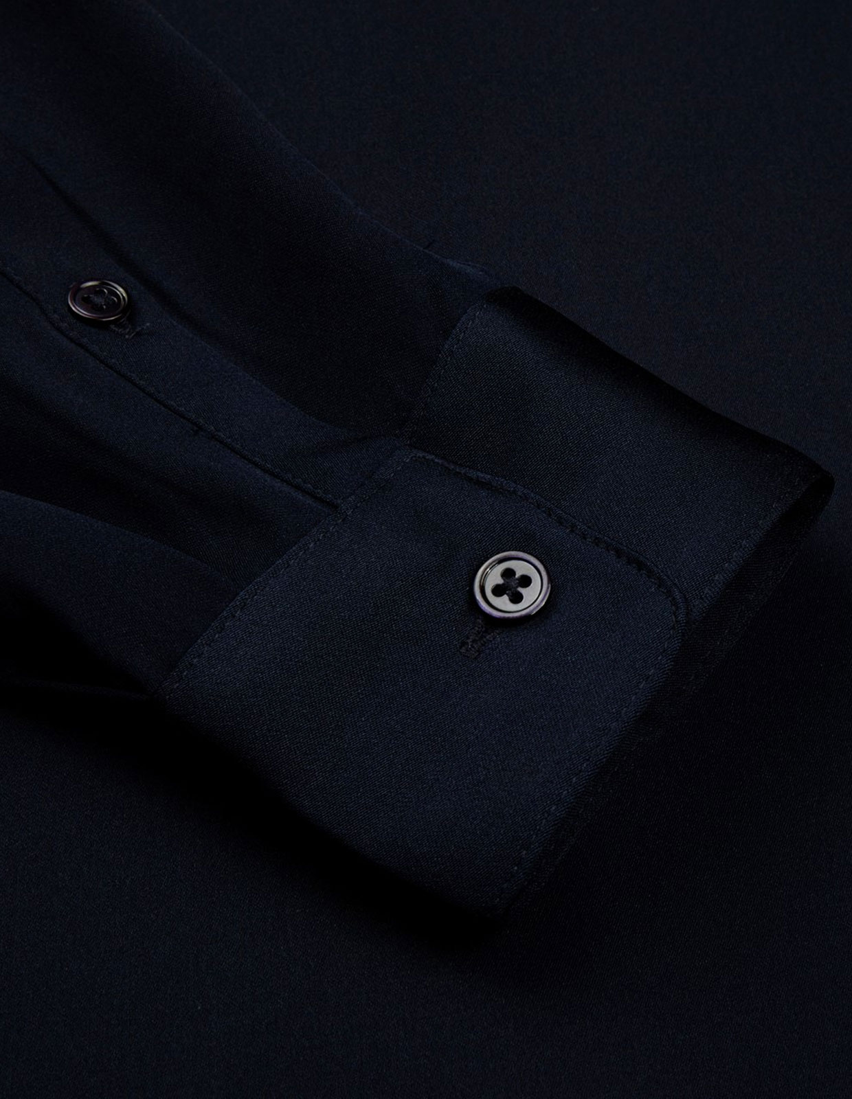 Susan Blus Siden Navy