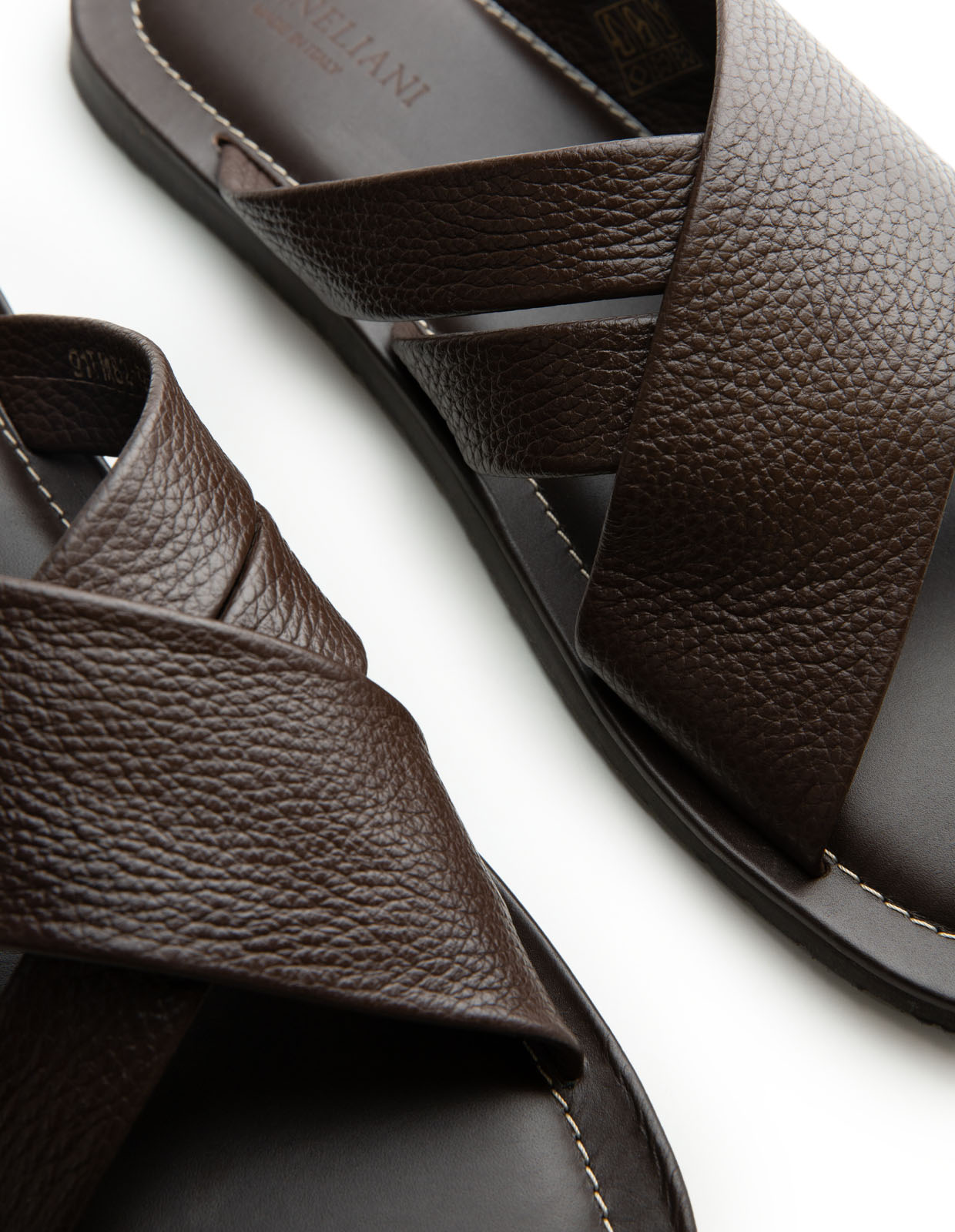 Beach Slipper Grained Leather Dark Brown