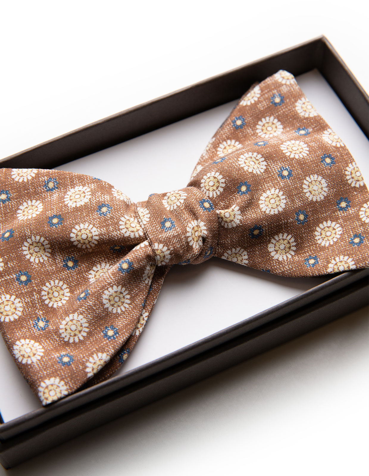 Bowtie Printed Silk Washed Brown/Daisy