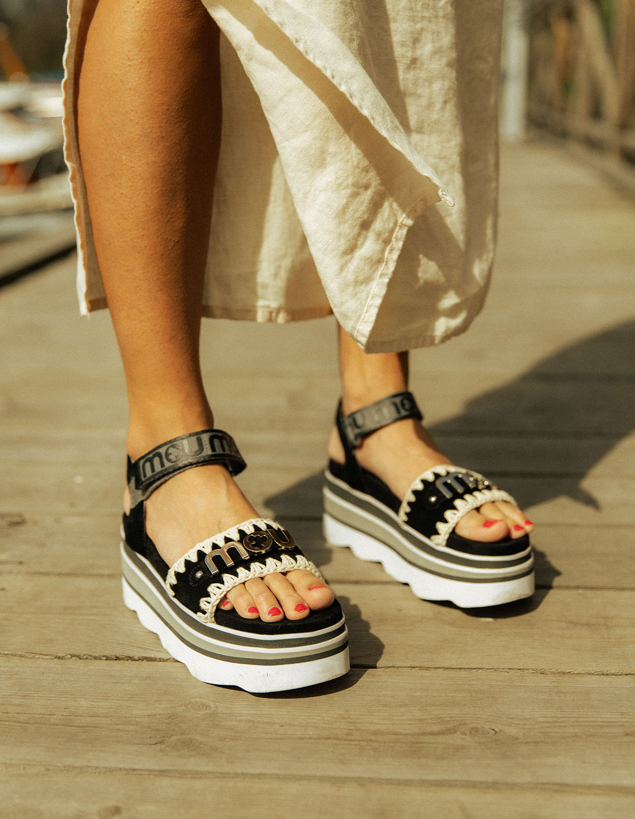 Beige BLA Black