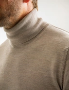 Roll Neck Merino Sand