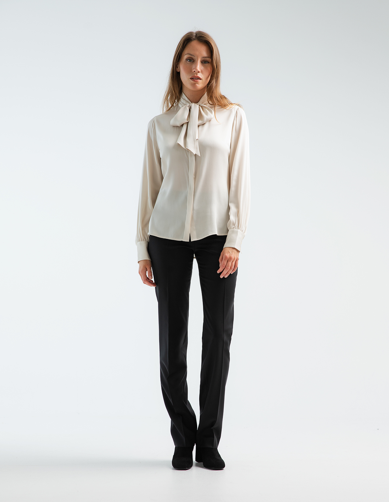 Selma Blus Siden Benvit