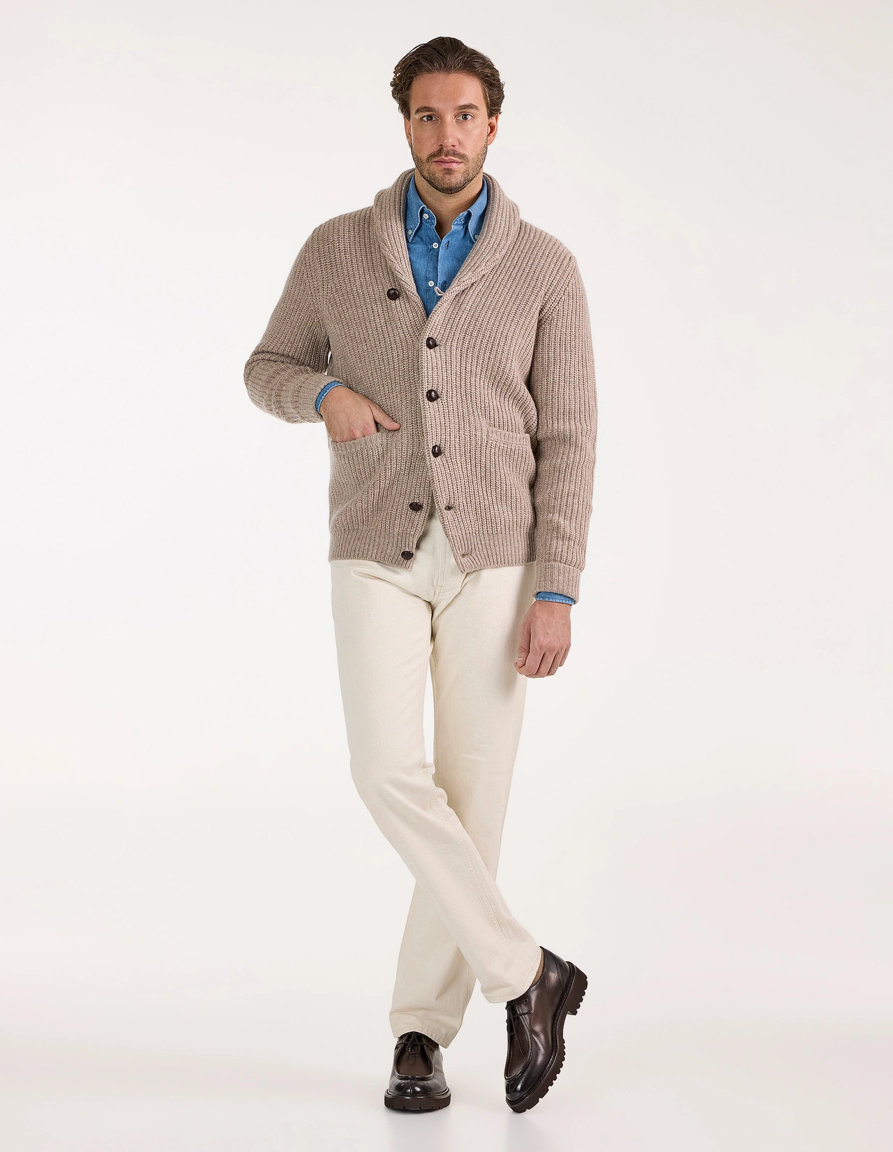 Unsworth Cardigan Lammull Ljusbeige