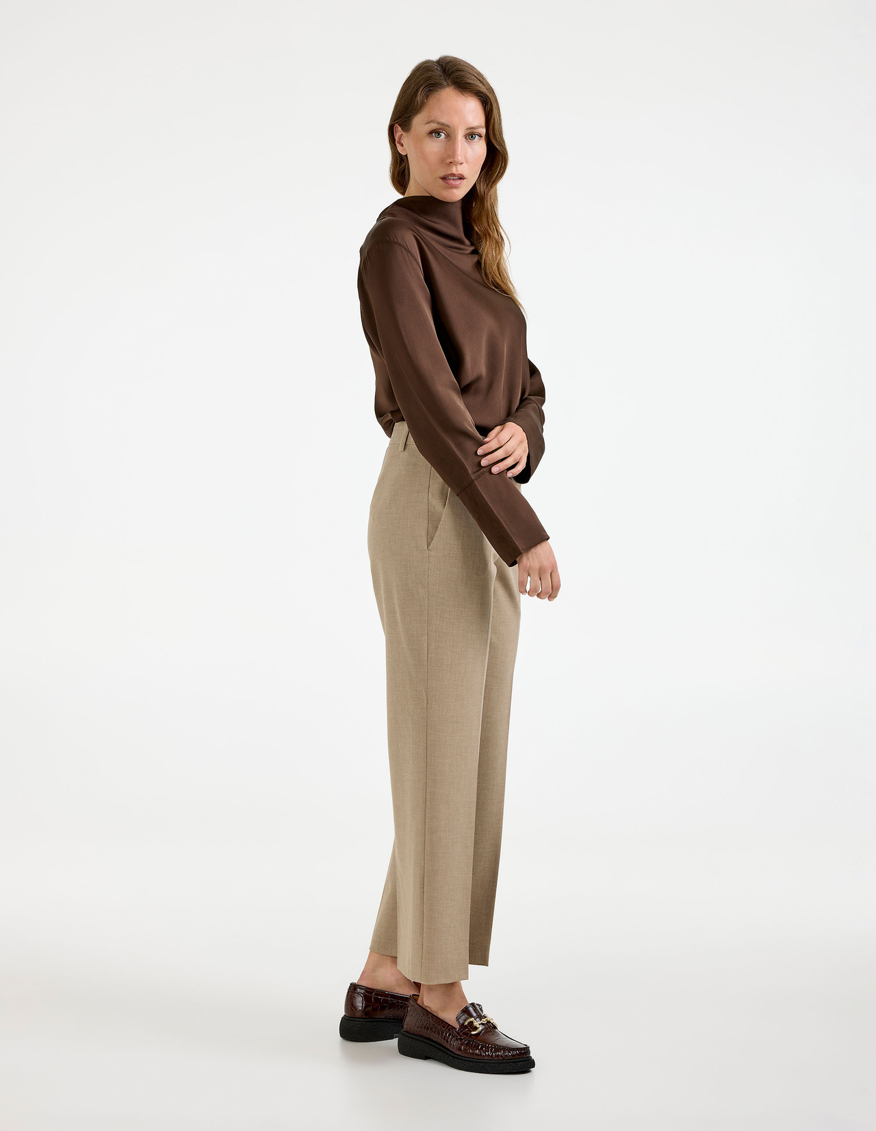 Ayumi Blus Siden Mörkbrun M