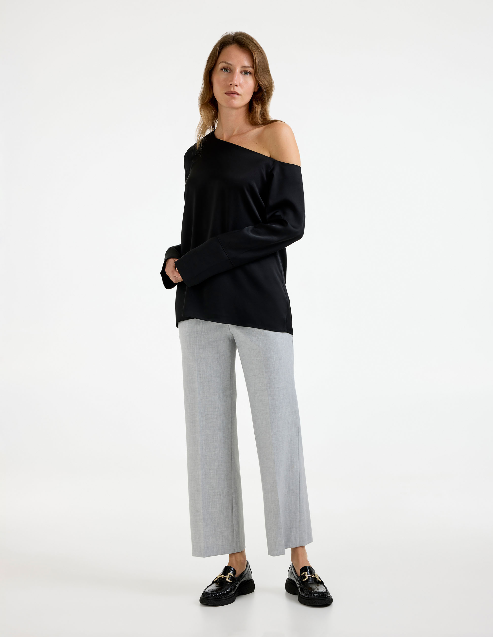Chiney Off Shoulder Silk Blouse Svart
