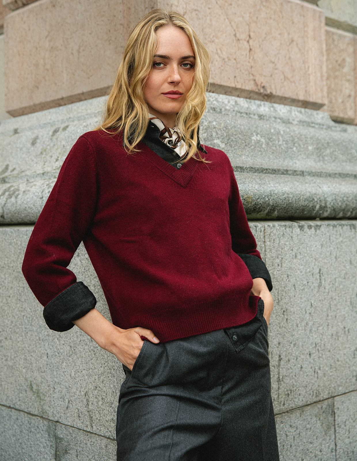 Susanna V-ringad Tröja Cashmere Vinröd