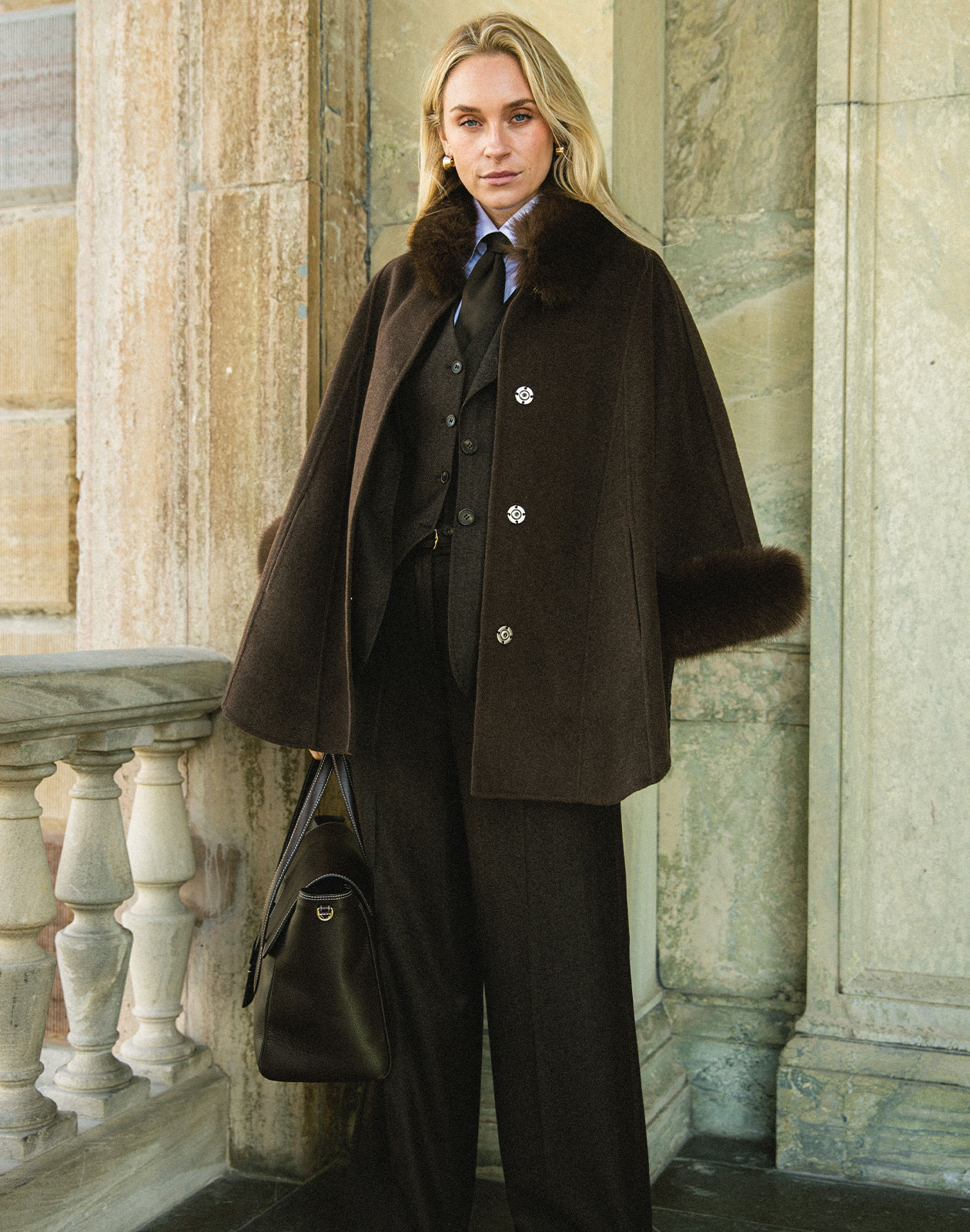 Damini Cape Lammull Mörkbrun One Size