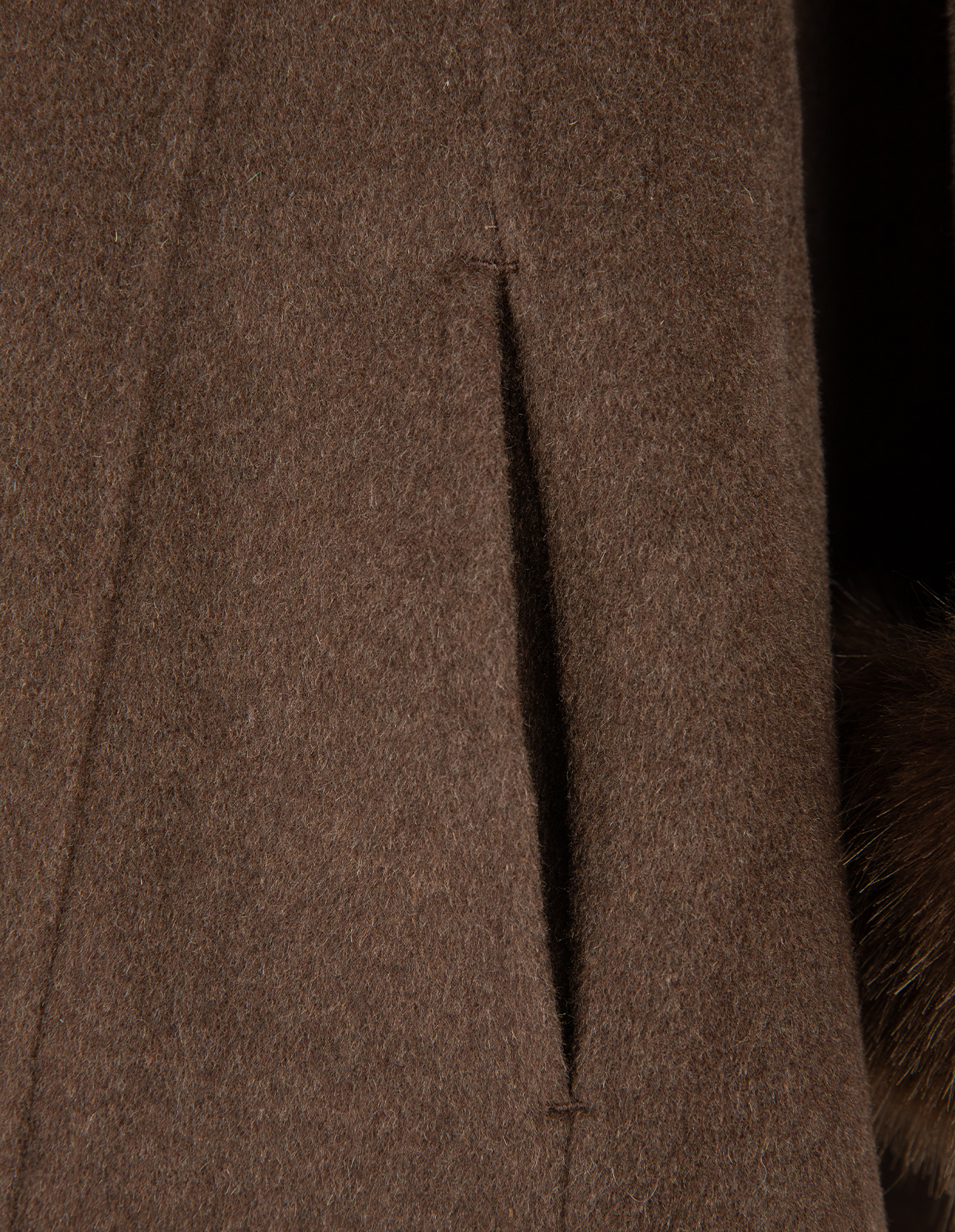 Damini Cape Lammull Mörkbrun One Size