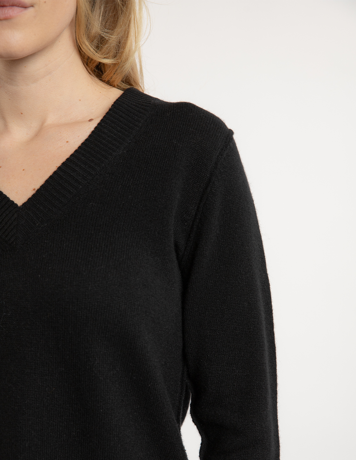 Sol V-Neck Ull/Cashmere Svart