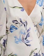 Carolina Klänning Vit/Blå Blommig