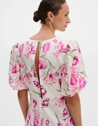 Freja Klänning Vit/Rosa Blommig